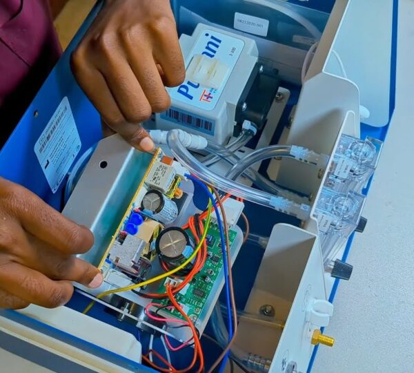 Teardown of a PUMANI bubble CPAP